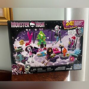Monster High Holiday Playset advent calendar NEW mega bloks dolls